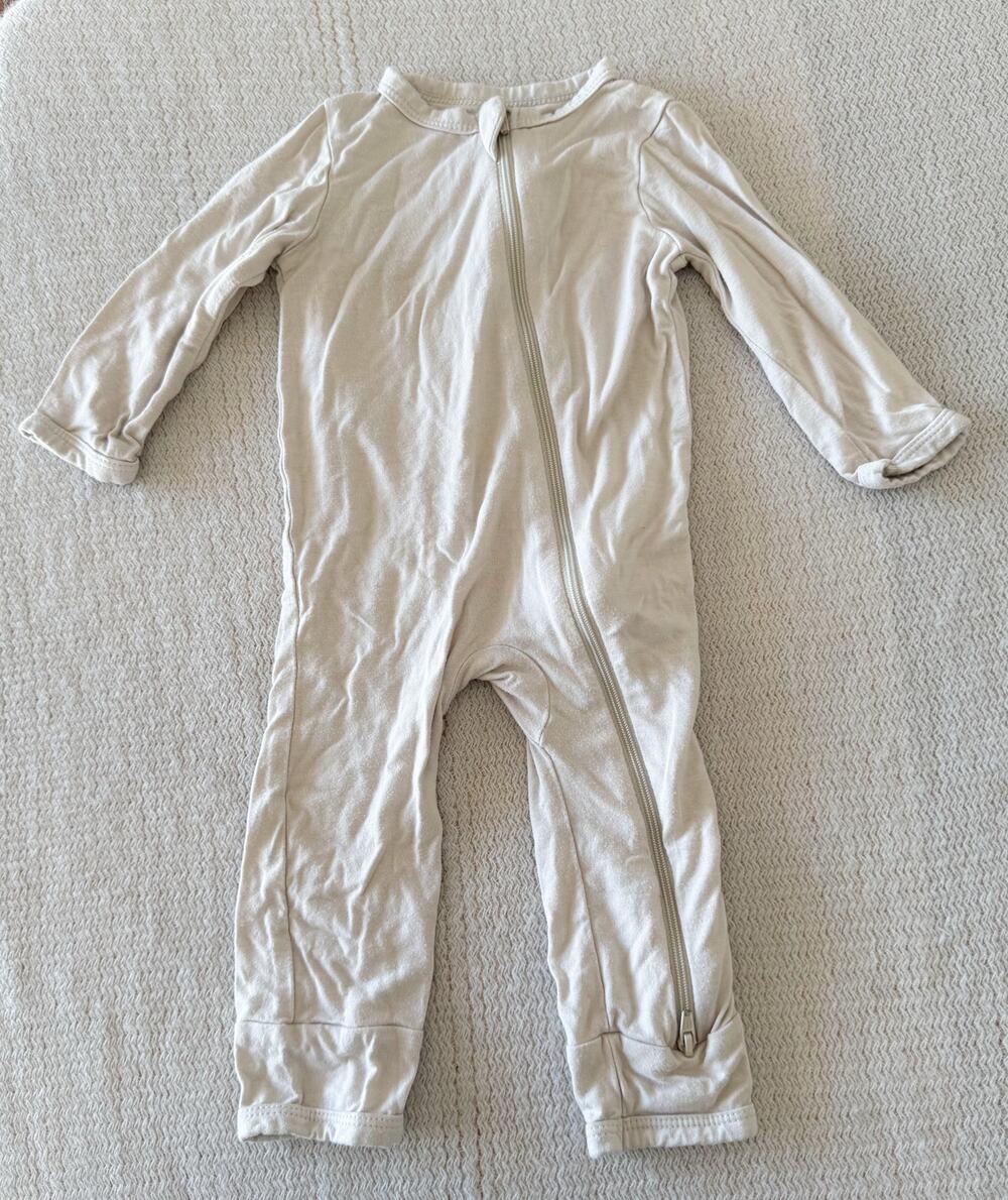 Kyte Baby Grey Cream Zippered Romper - 3 to 6 Months Bamboo Sleep Outfit